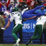 AFC-leading Bills overcome elements, beat White, Jets 20-12