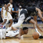 McCollum scores 40, Pelicans top Spurs 126-117 to end skid