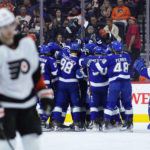 Stamkos has assist for 1,000th point, Lightning beat Flyers