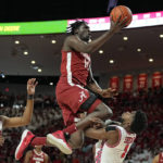 No. 8 Alabama mounts comeback, beats No. 1 Houston 71-65