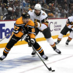 Guentzel, Kapanen fuel rally as Penguins slip by Vegas 4-3