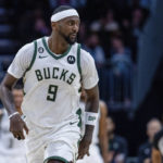 Giannis-less Bucks cruise to 105-96 win over Hornets