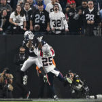 Jones snags lateral on final play, Raiders stun Patriots