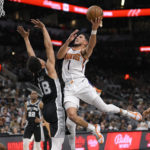Ayton's double-double helps Suns hand Spurs 11th loss in row