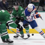 Foegele snaps tie, McDavid scores again as Oilers top Stars
