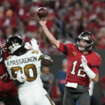 Brady's throws for 2 late TDs, Buccaneers beat Saints 17-16