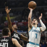 Clippers use full roster to rout Hornets 126-105