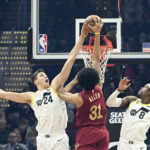 Mitchell scores 23, Cavs blast Jazz, improve to 15-2 at home