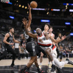 Lillard leads Blazers past Spurs 128-112 for 3rd straight