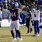 Singletary, Cook lead way as Bills beat Bears for AFC East