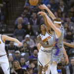 Monk scores 33, hits winning free throw as Kings top Nuggets