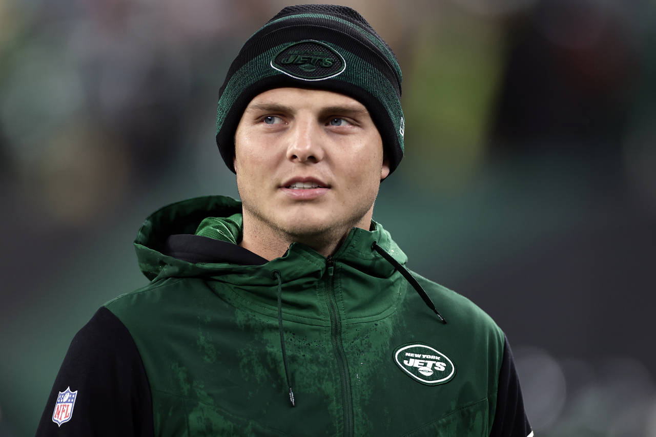 New York Jets quarterback Zach Wilson (2) reacts against the Chicago Bears during an NFL football g...