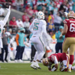 49ers QB Jimmy Garoppolo leaves game with foot injury