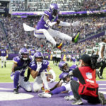 Vikings hang on, again, for 27-22 victory over White, Jets