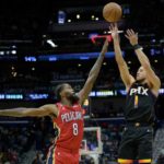 Suns scratch Booker in New Orleans with hamstring tightness