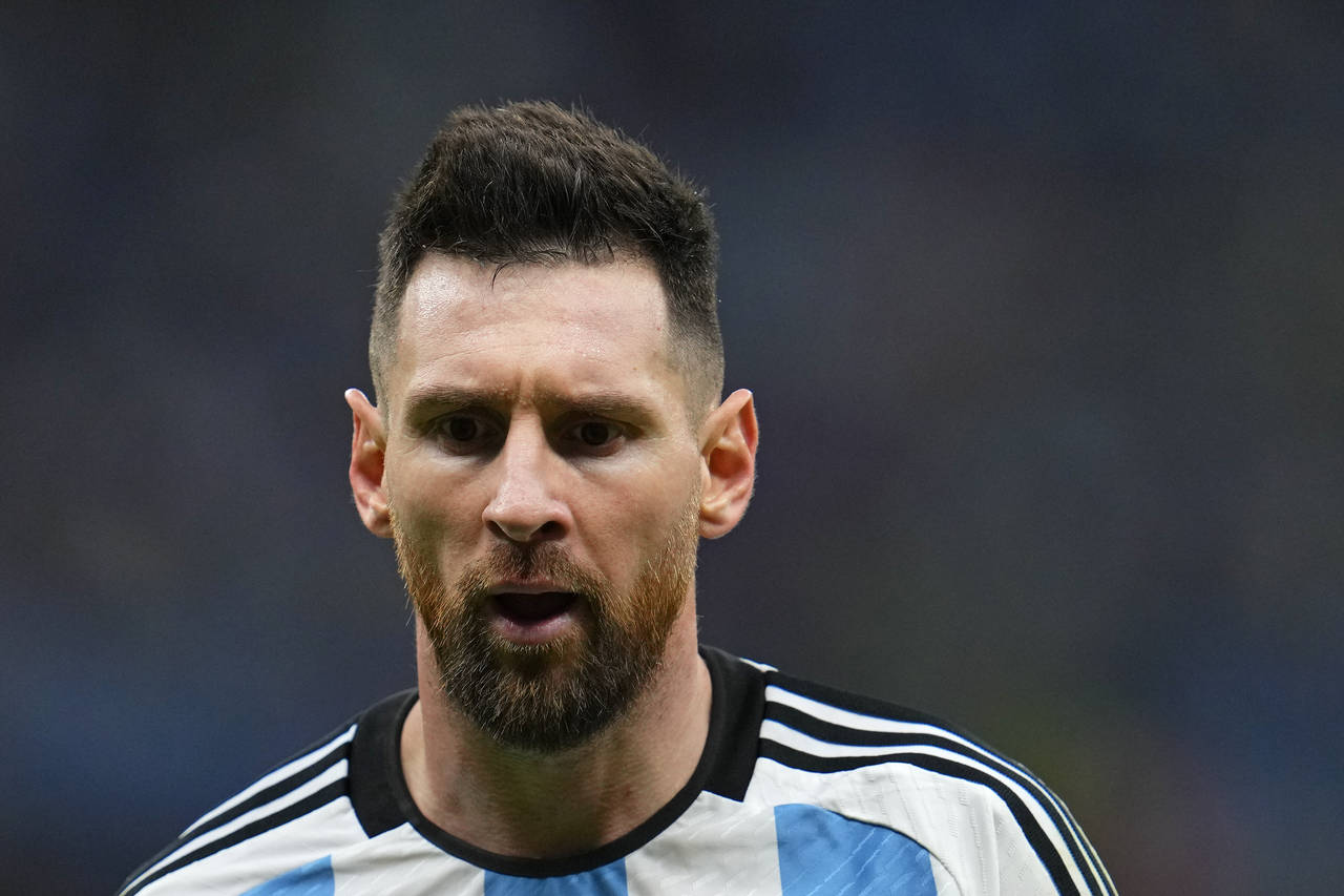 Messi Snarls Taunts And Thrills In World Cup Classic