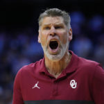 Whitmore sparks Villanova past Oklahoma in fantastic debut