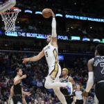 McCollum scores 40, Pelicans top Spurs 126-117 to end skid