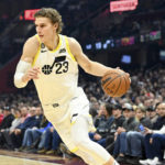 Mitchell scores 23, Cavs blast Jazz, improve to 15-2 at home