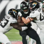 Lawrence, Jaguars continue playoff push, outclass Jets 19-3