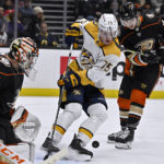 Filip Forsberg racks up 3 points, Predators rout Ducks 6-1