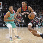 Johnson's hot start helps Spurs beat Rockets, end skid at 11