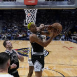 McCollum scores 40, Pelicans top Spurs 126-117 to end skid