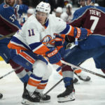 Georgiev stops 26 shots, Avs beat Isles 1-0 in shootout