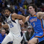 Doncic scores 38, Dinwiddie 20 as Mavs beat Thunder 121-114