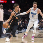 Murray hits winning free throws, Hawks end Magic's streak