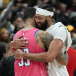 With 99 points in 2 games, Lakers' Anthony Davis on big roll