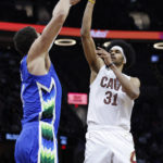 Mitchell scores 36, leads Cavs past Giannis, Bucks 114-106