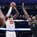 Knicks get 1st win in Canada since '15, beat Raptors 112-108