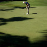 Spieth, Kirk share early lead on gorgeous day at Sony Open