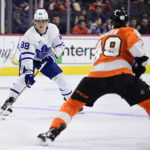 Tavares, Marner lead Maple Leafs to 6-2 win over Flyers