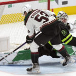 Radek Faksa scores twice, 1st-place Stars beat Coyotes 4-0