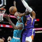 Suns win 4th straight, roll past Hornets 128-97