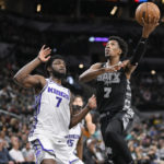 Kings roll past Spurs, extend winning streak to 4 games