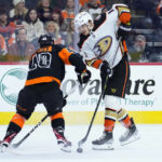 Flyers rebound from worst loss of season, beat Ducks 5-2