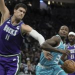 Rozier, record 1st quarter lead Hornets past Bucks 138-109