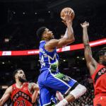 Antetokounmpo has season-high 21 rebounds, Bucks top Raptors
