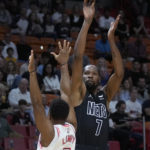 Nets top Heat 102-101, lose Durant to right knee injury