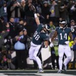 Busted first down chain slows Giants-Eagles playoff game