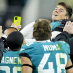 Lawrence rallies Jaguars from 27 down to beat Chargers 31-30
