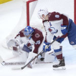 Raddysh scores in third as Blackhawks beat Avalanche 3-2