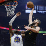 Without Curry, Warriors make 23 3-pointers and beat Cavs