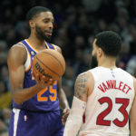 Bridges scores 29, Suns pull away late, beat Raptors 114-106