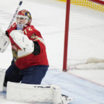 Panthers score 3 in 2nd period, rally to beat Canucks 4-3