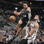 Johnson hits career-high 34, Spurs top Nets, end 5-game skid