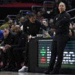 Clippers extend win streak to 4 with 138-100 rout of Spurs